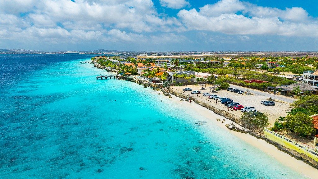 foto: kralendijk vanuit lucht